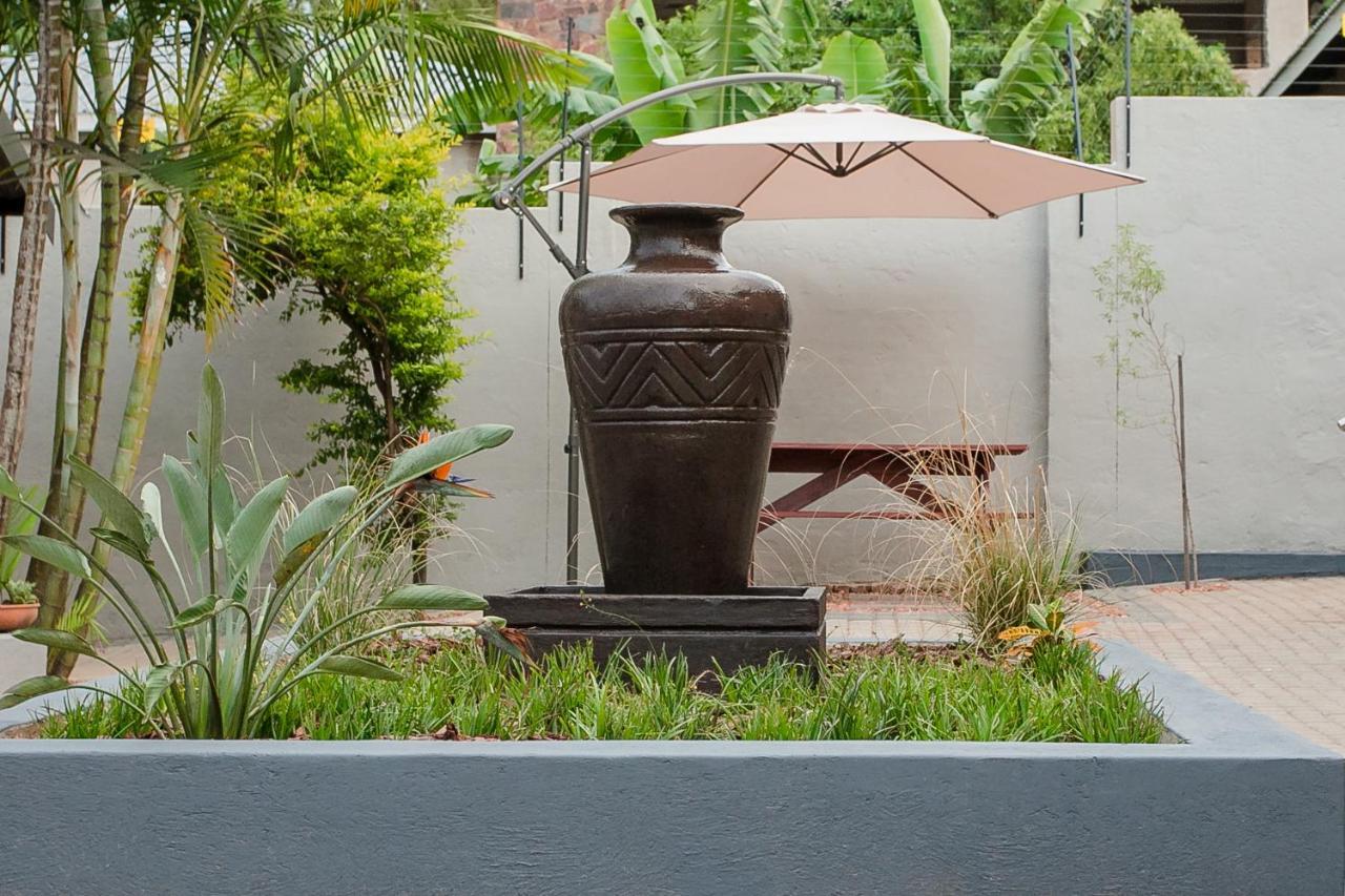 Vinique Guesthouse Mbombela Exterior foto